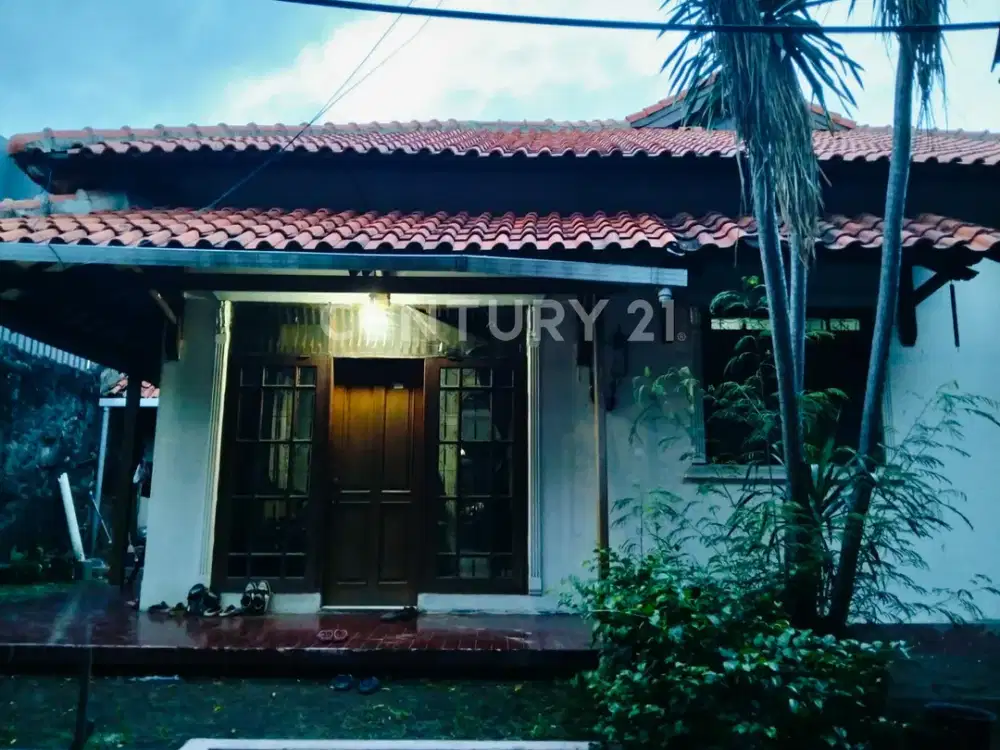 FOR SALE Rumah Lama Di Lokasi Strategis, Jalan Utama Cawang
