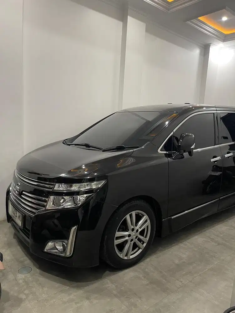 Nissan elgrand 3.5 V6 HWS 2011