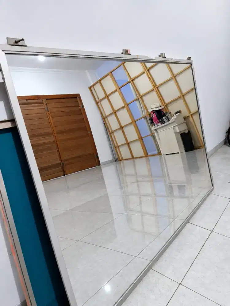 Kaca Cermin Salon Bingkai Aluminium (Ukuran 1x1,5m & 1x1m) - Mulus