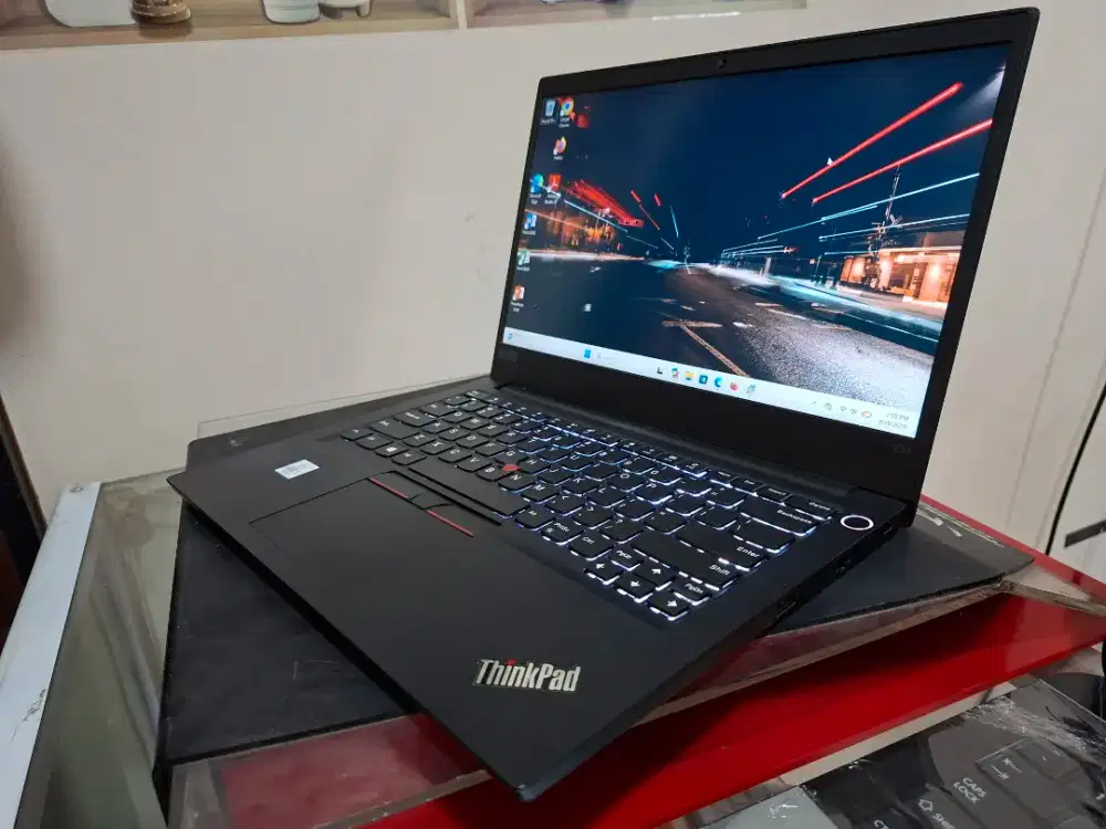 Lenovo ThinkPad E14 intel core i5 gen 10 ram 8 ssd 512 windows11