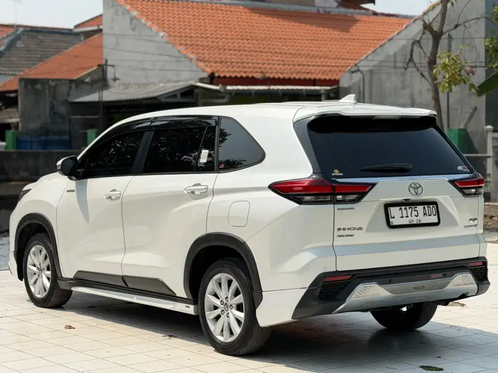 Toyota Kijang Innova Zenix V Hybrid 2023