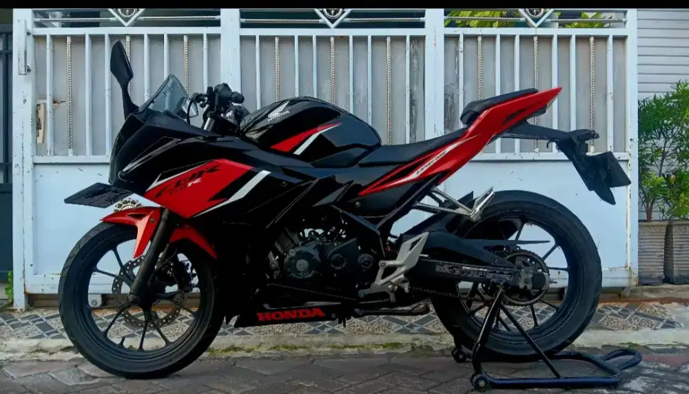 Super istimewah HONDA NEW CBR 150R 2020 ABS.seri tertinggi