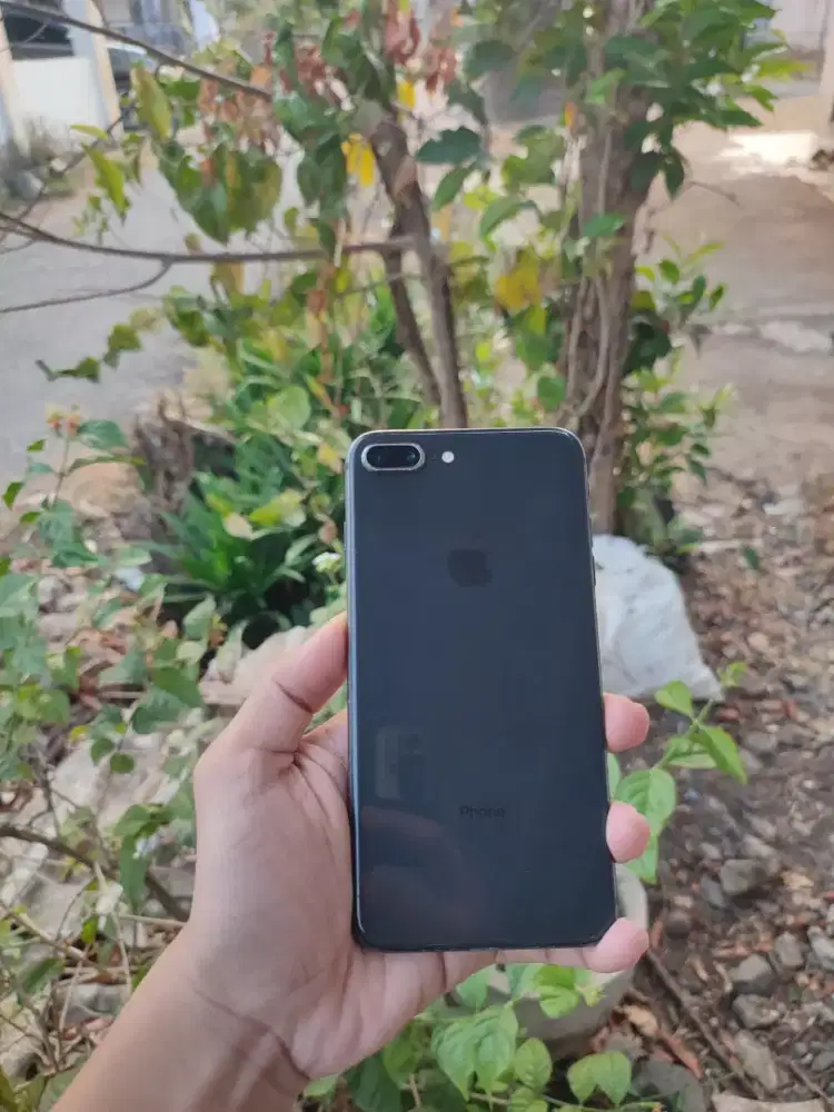IPHONE 8 PLUS 64GB INTER.