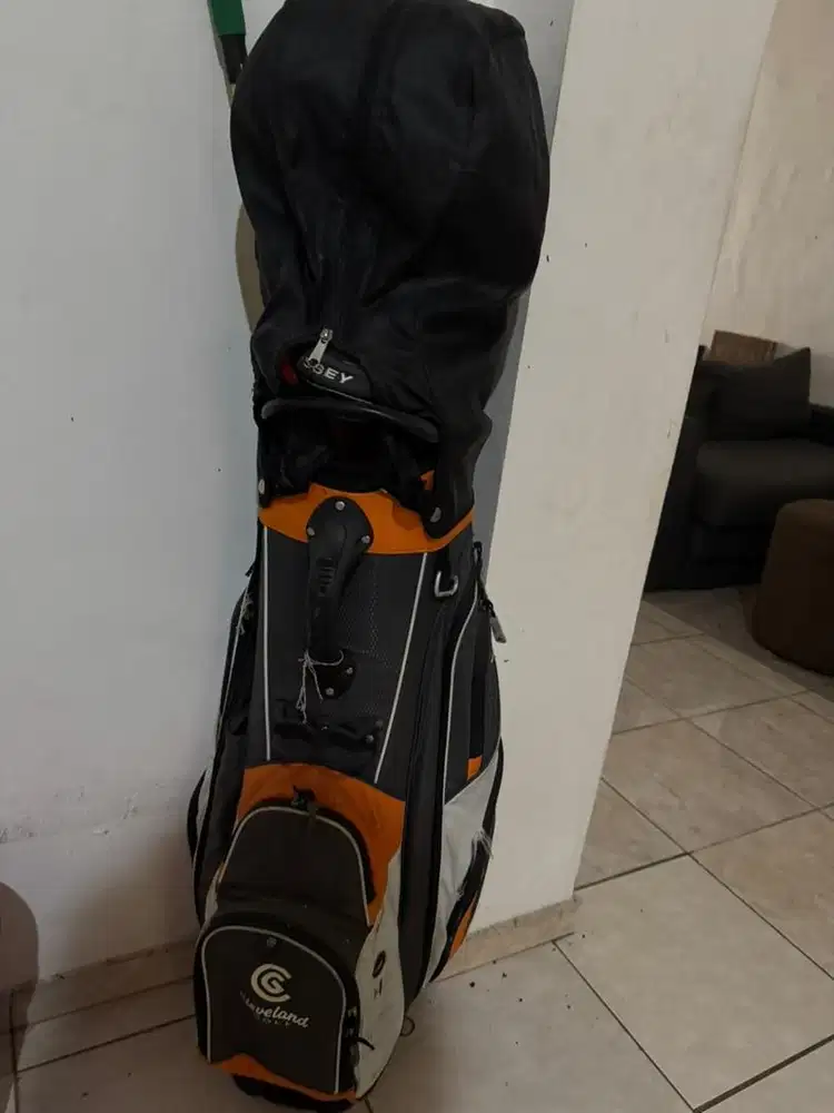 Golf set cleveland bag, taylor made burner, odyssey - USED