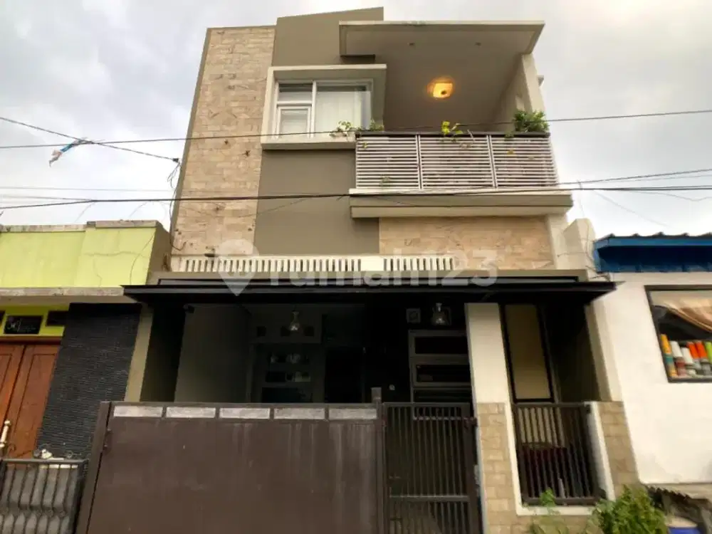 Rumah 3lantai Shm - Sertifikat Hak Milik Di Cimahi Kota Bandung