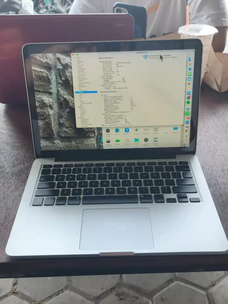 Macbook Pro 2015 - Retina 13 Inch ( Unit + Charger )