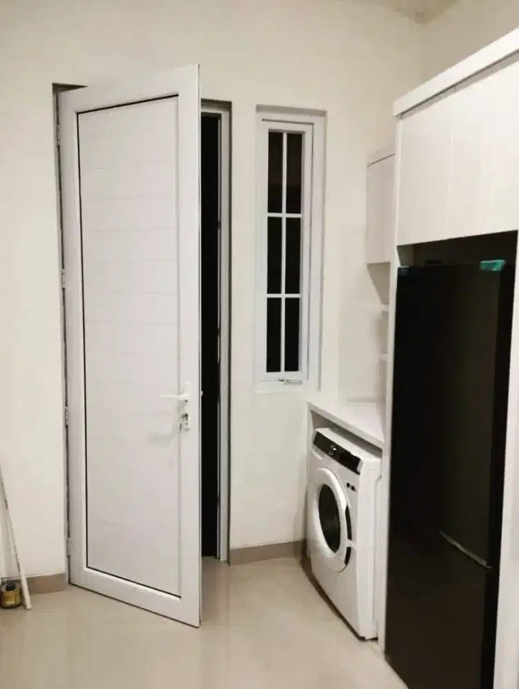 Pintu swing upvc