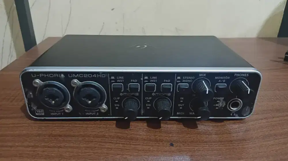 Behringer U-Phoria UMC204HD USB Audio Interface - Bekas Mulus & Normal