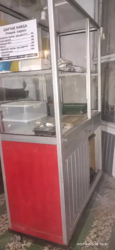 Gerobak etalase