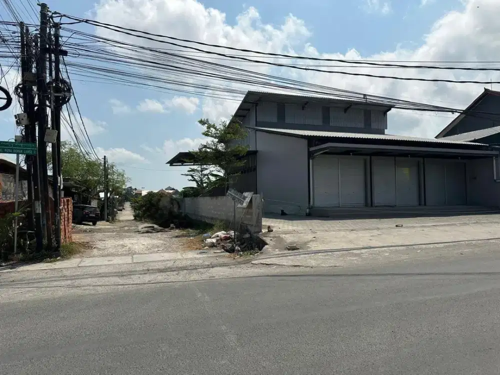DISEWAKAN — GUDANG + TOKO AREA PURA DEMAK, BALI