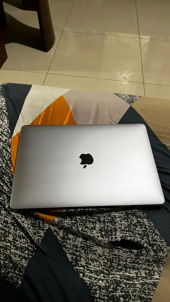 Jual Macbook Air 2020 mulus murah