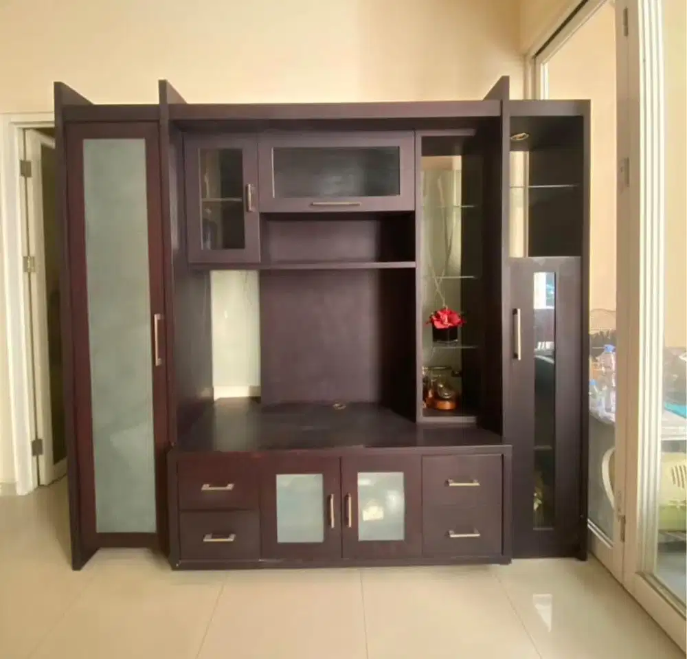 Bekas, Rak Lemari TV Filia Furniture