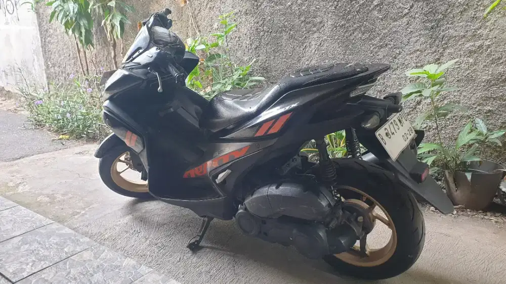 Aerox 2018 hitam sport