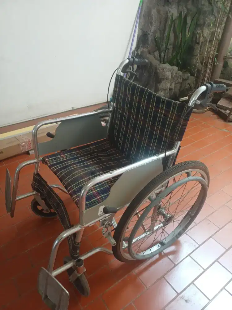 Kursi Roda bisa dilipat