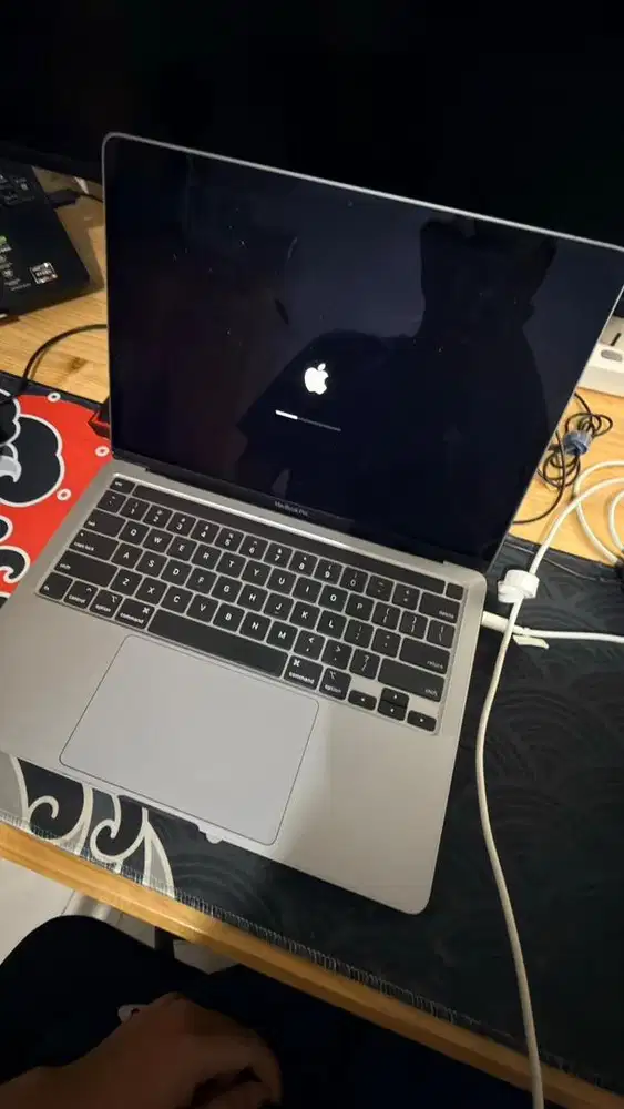 Dijual macbook pro 13 inch 2020 touchbar
