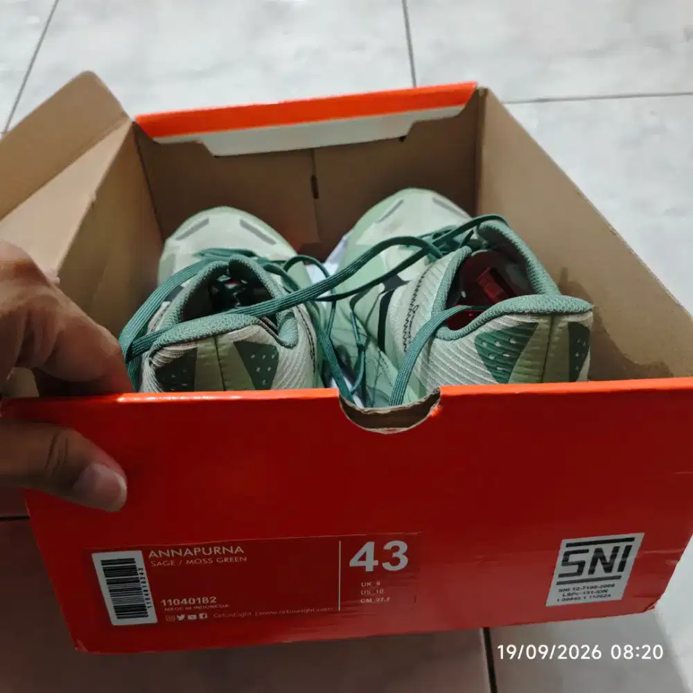LIKE NEW Sepatu Trail Ortuseight Annapurna Sage Green 43 Baru 2x Pake