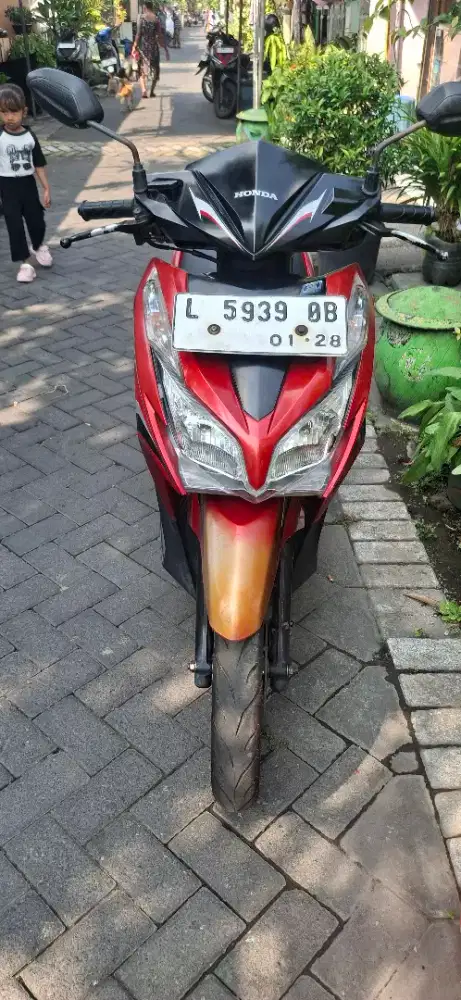 Honda vario 125 lengkap stnk bpkb faktur ada tinggal pakai nama sendir