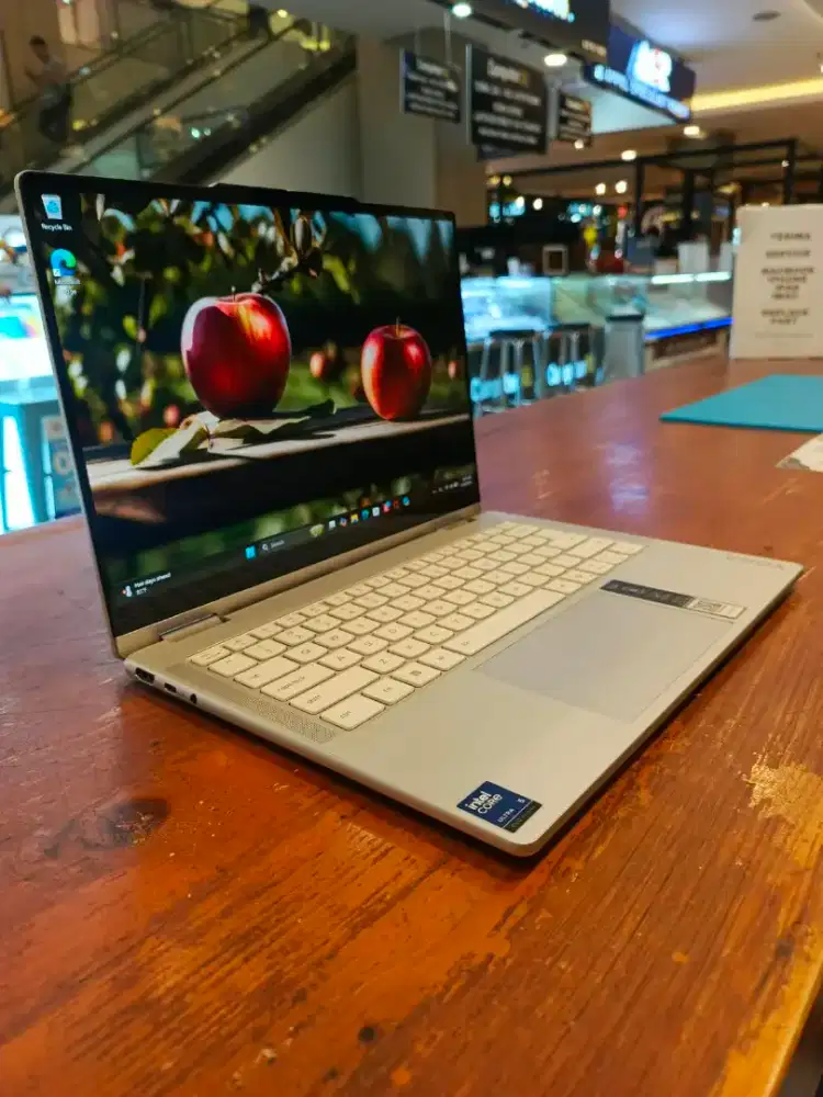 Lenovo Yoga 7 , 2 in 1