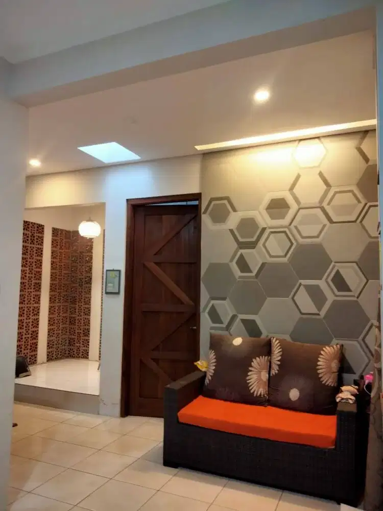 DISEWAKAN RUMAH LB:110 DI GREENWOOD. BEBAS BANJIR. TEMPAT TENANG.