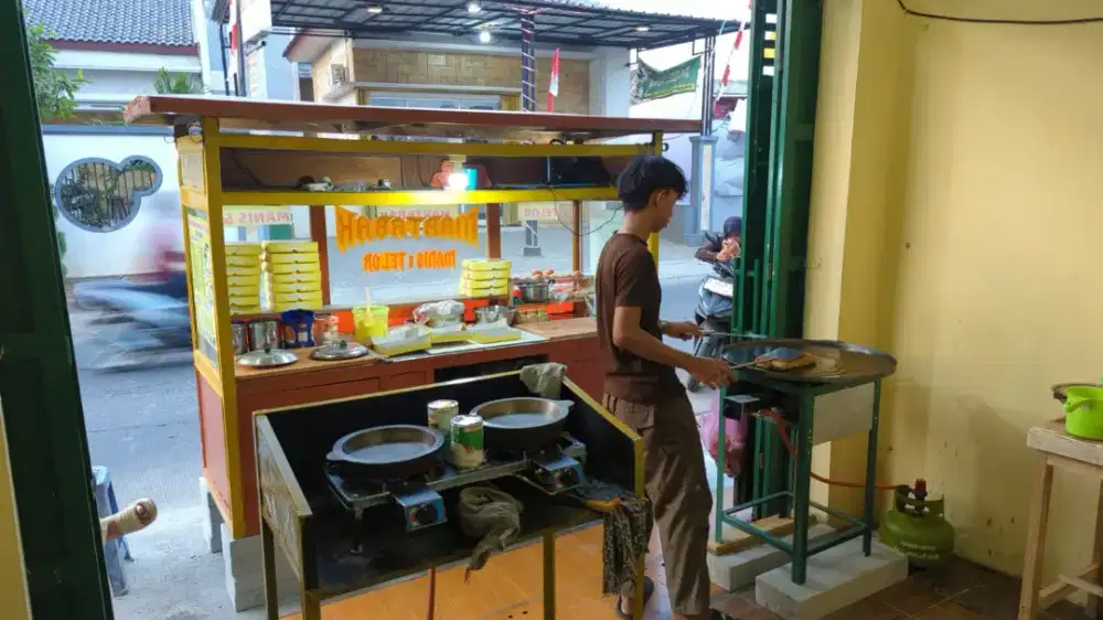 Dijual Perlengkapan , Gerobak, Kompor, Wajan , Loyang Martabak Lengkap