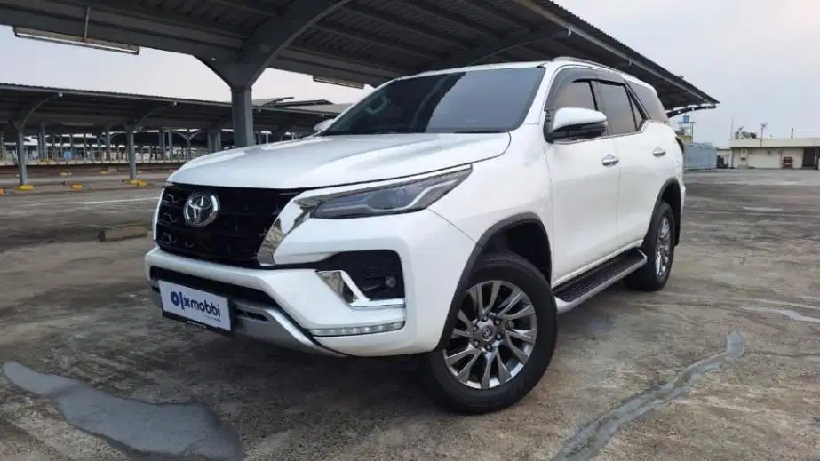 Toyota Fortuner 2.8 4x2 VRZ Solar-AT 2022 Putih