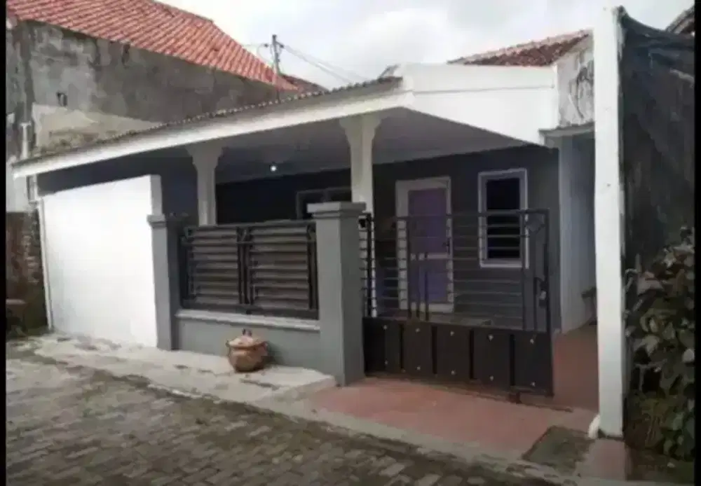 RUMAH PERUMAHAN TENGAH KOTA LUMAJANG