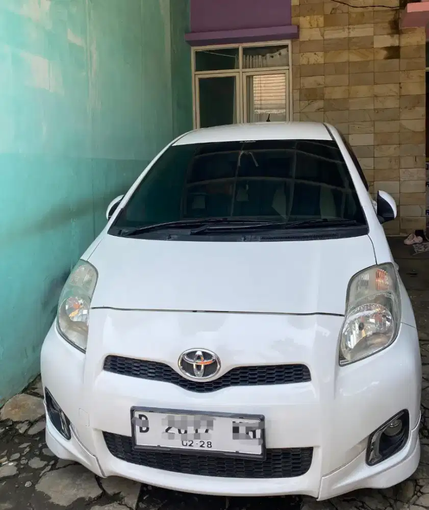 Yaris E manunal th 2012