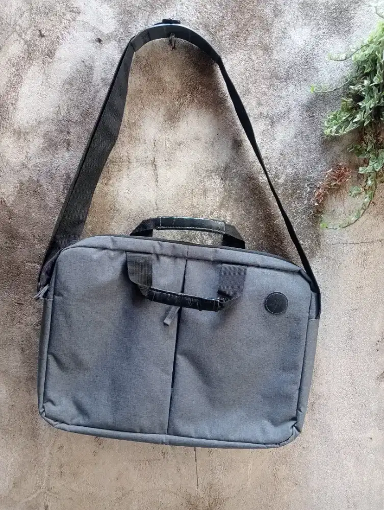 Tas laptop ori HP Sling dan jinjing masih sangat bagus