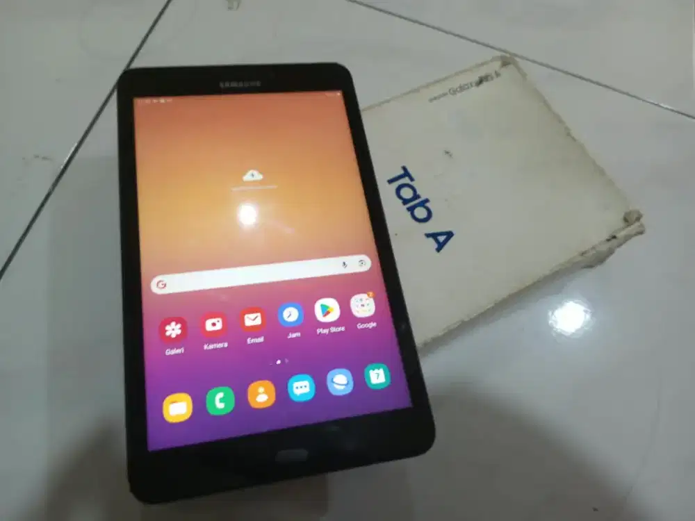 Galaxy Tab A 8 inch.4G.Ram 2/16GB.ORI #GOLDEN PONSEL
