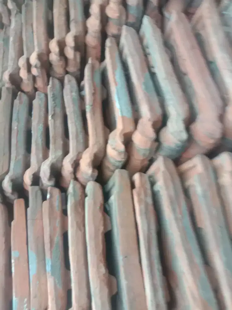 Dijual genteng jumlahnya ada.2rb.an