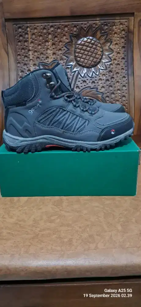 Out door shoes Gelert  size 44 ,  43