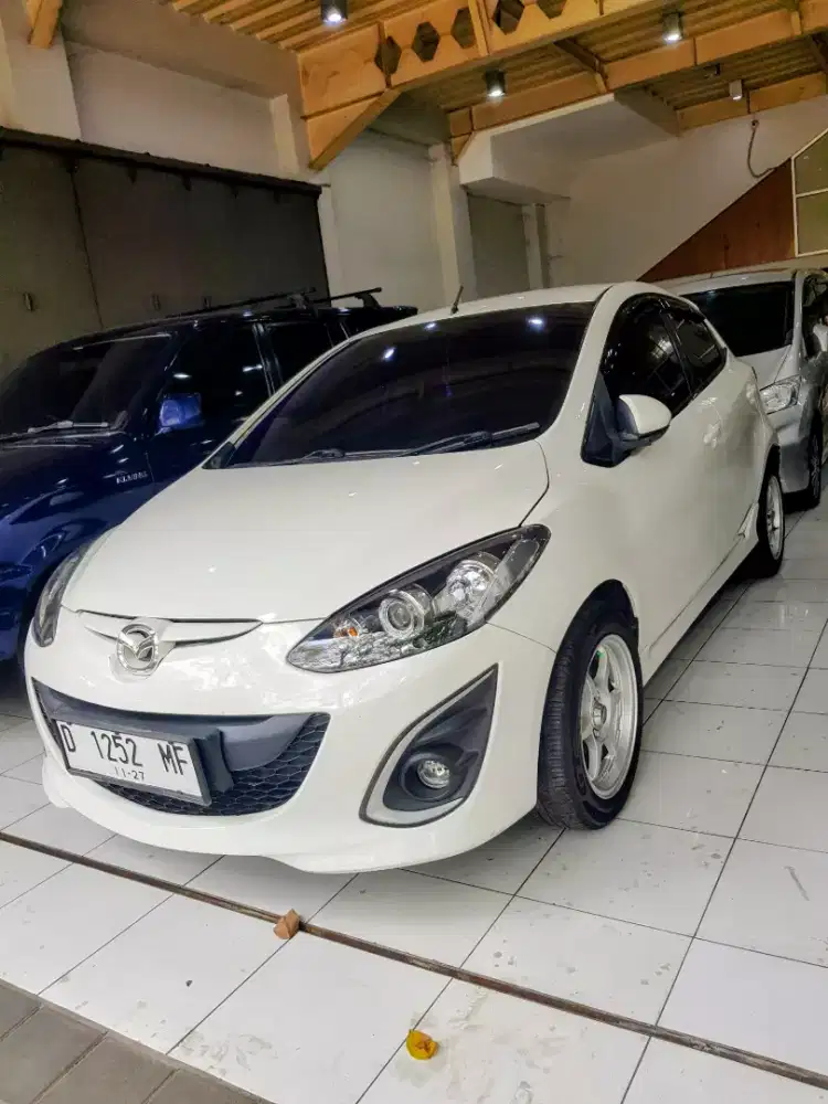 MAZDA 2 R 1.5 AT 2014