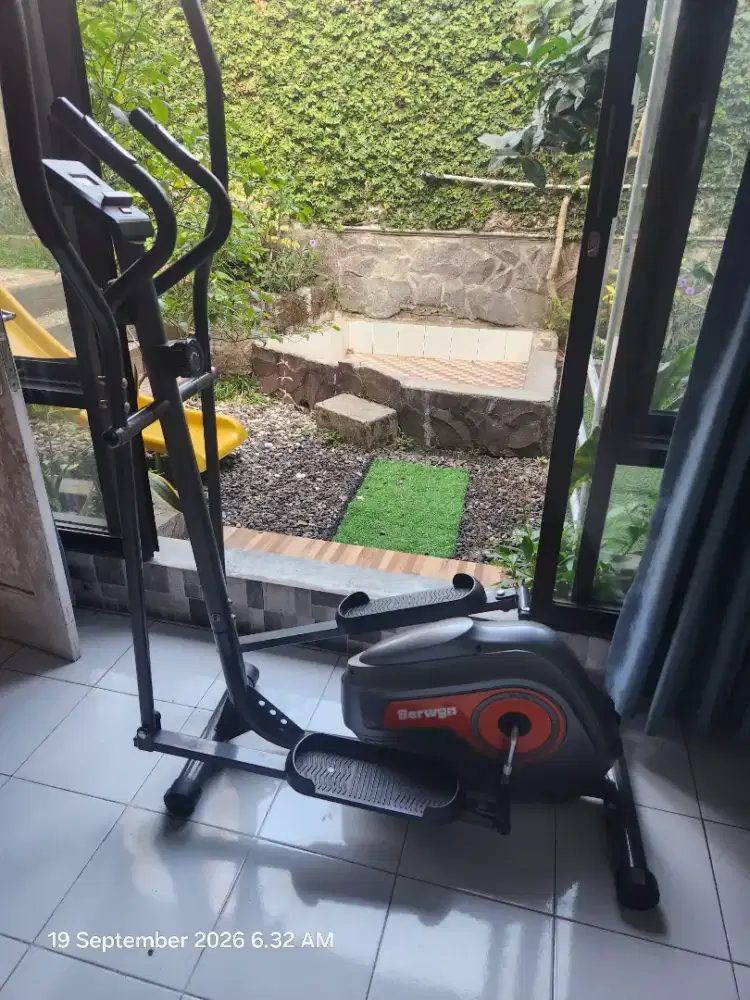 Alat fitness elliptical bike