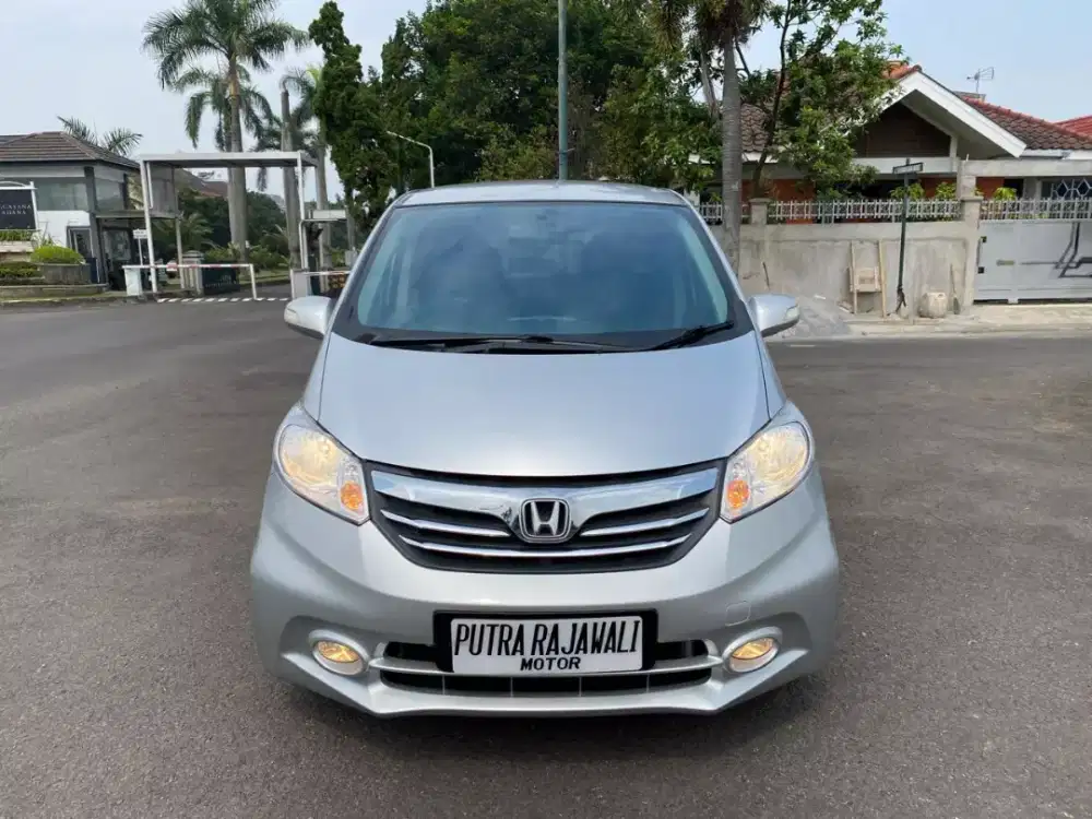 HONDA FREED 1.5 E(PSD) 201