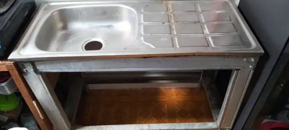 Di jual meja wastafel lengkap sama selang