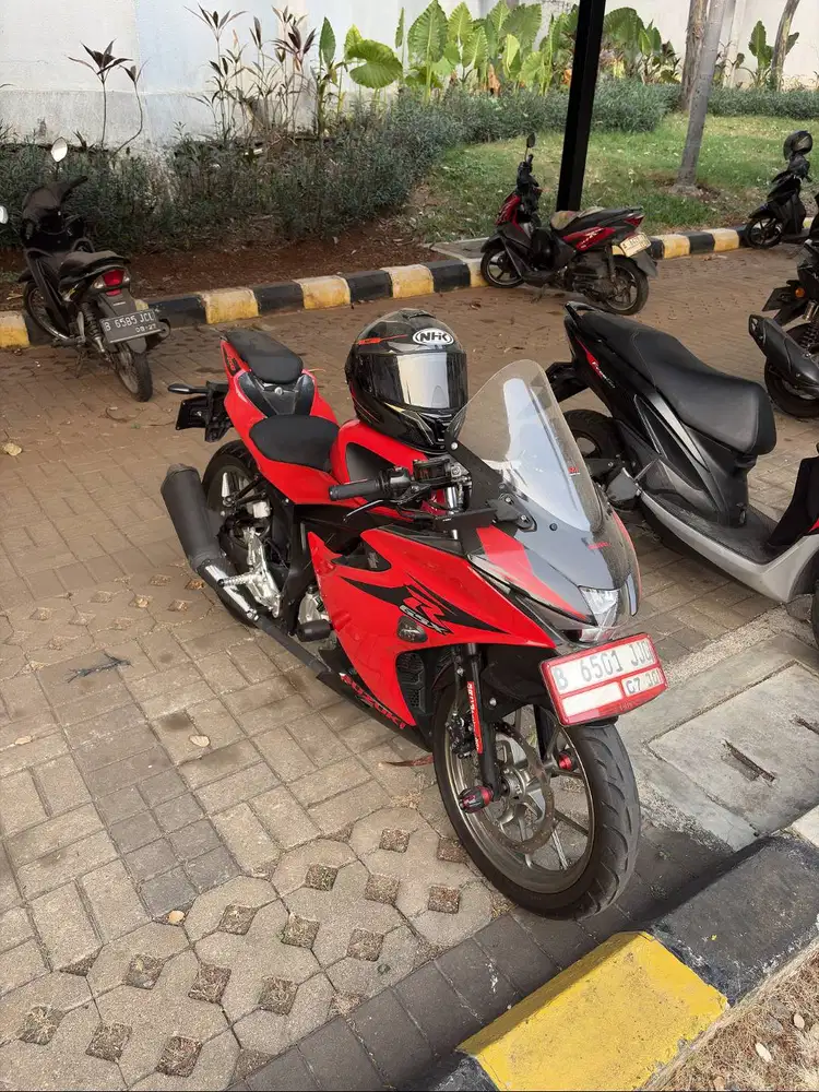 Suzuki GSX R150 2019 surat lengkap motor tinggal pakai no minus
