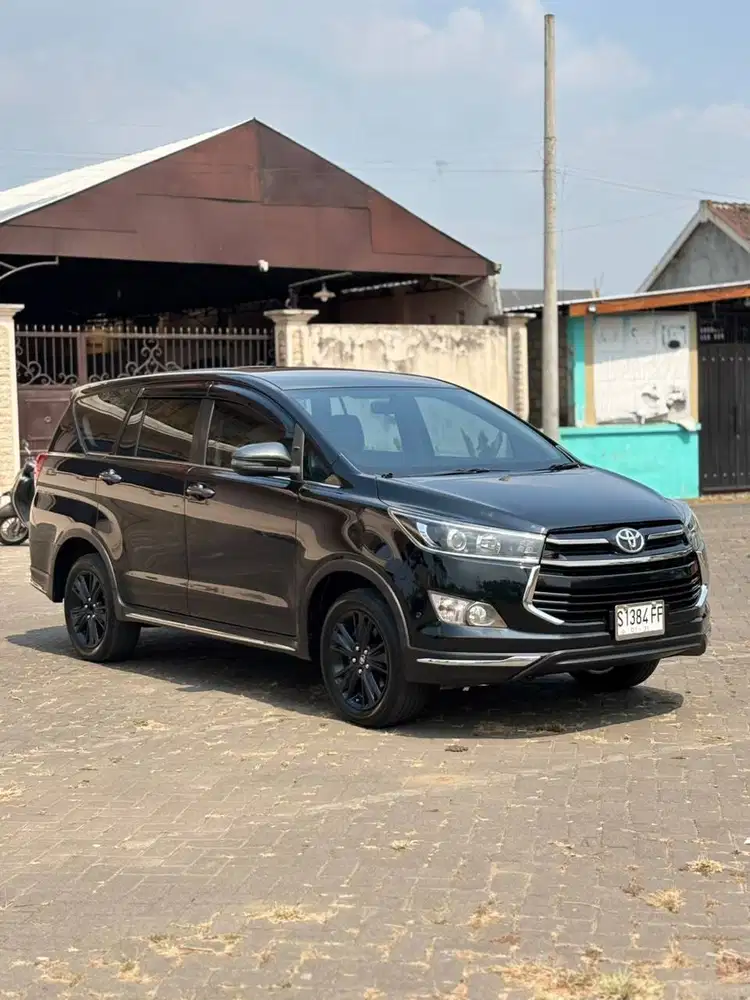 TOYOTA INNOVA 2018 2.0 VENTURER AUTOMATIC