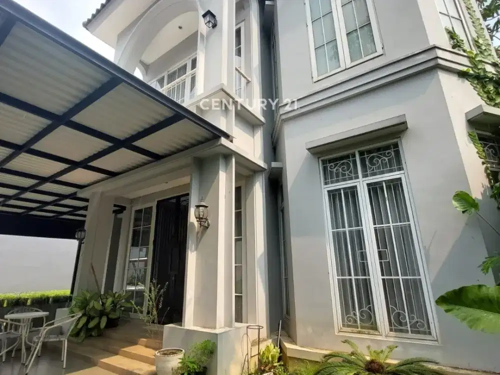 Rumah Dengan Kolam Renang Di Kencana Loka BSD 7166