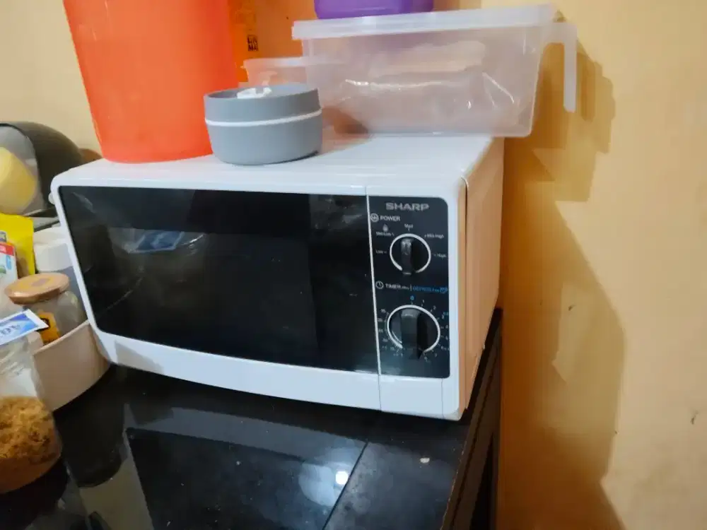 SHARP Microwave 20L 450W – Bekas