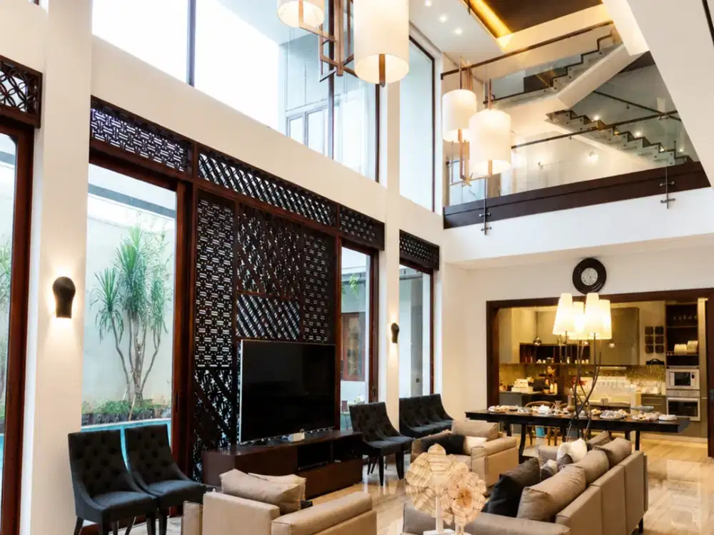 Rumah Mewah Modern Tropical Full Furnished di Puri Indah