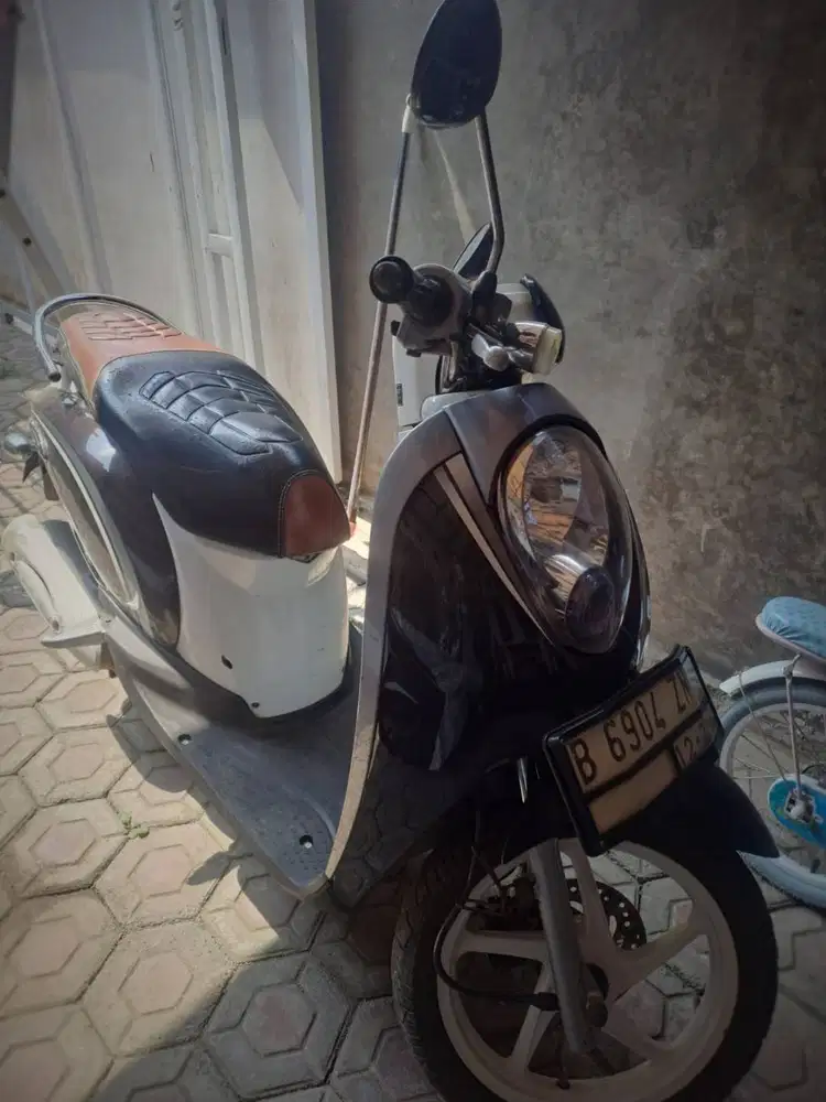 DIJUAL HONDA SCOOPY KARBU 2012 – SURAT LENGKAP