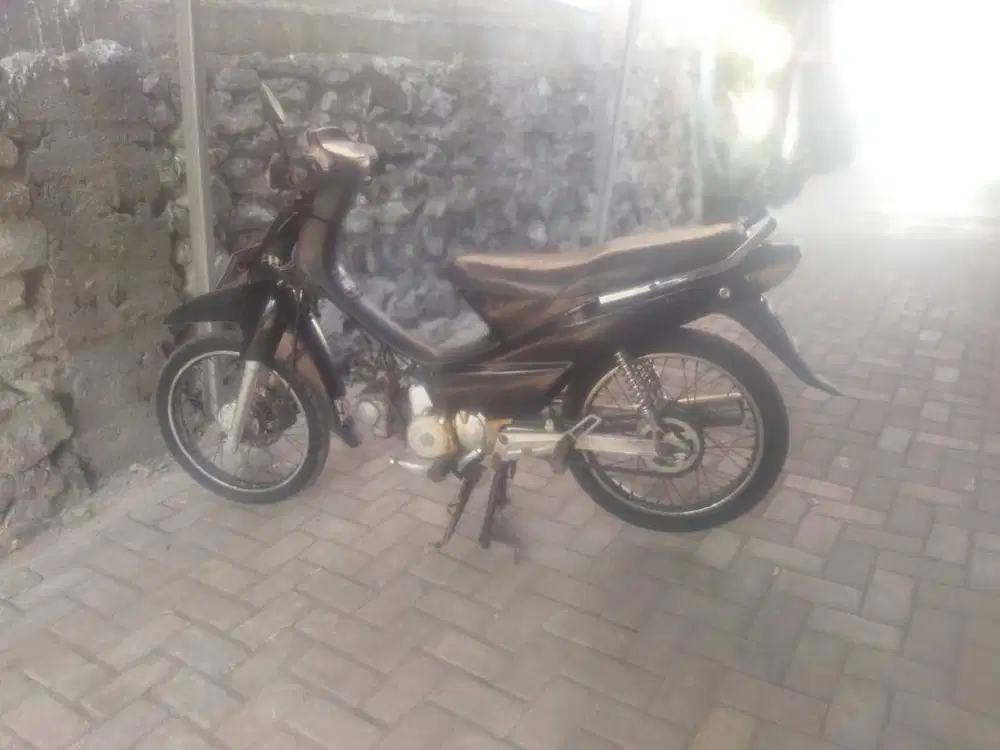 DIJUAL MOTOR SUPRA X 100 TAHUN 2001