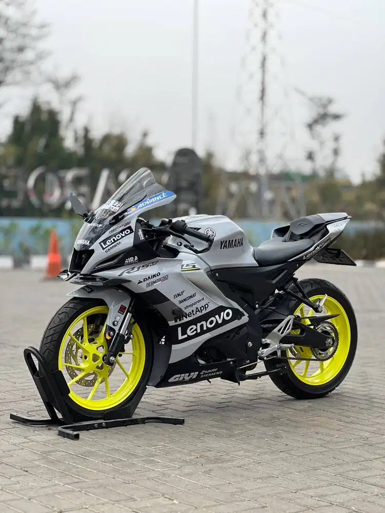 YAMAHA YZF R15 V4 GREY 2023 KM 200 PERAK PAJAK PANJANG SIAP GAS HARIAN