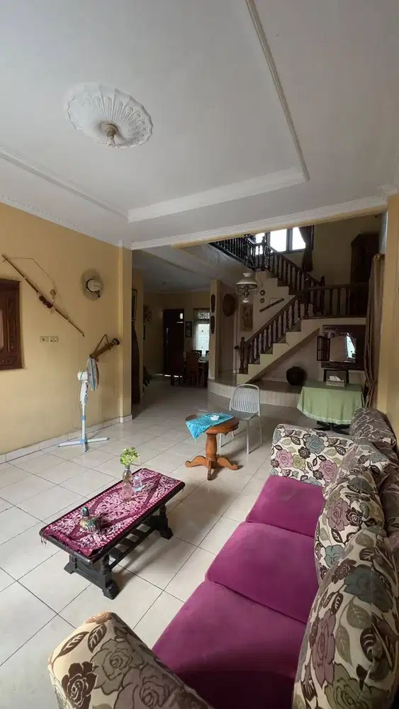 Dijual Rumah 2 Lantai Pusat Kota Bengkulu, 3KT 3KM + Kolam Renang