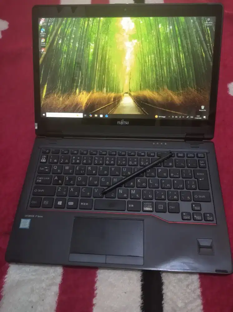 Fujitsu - Core i7 7500u, Touch 360..