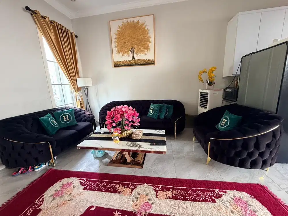 Di jual sofa import mulus warna hitam empuk