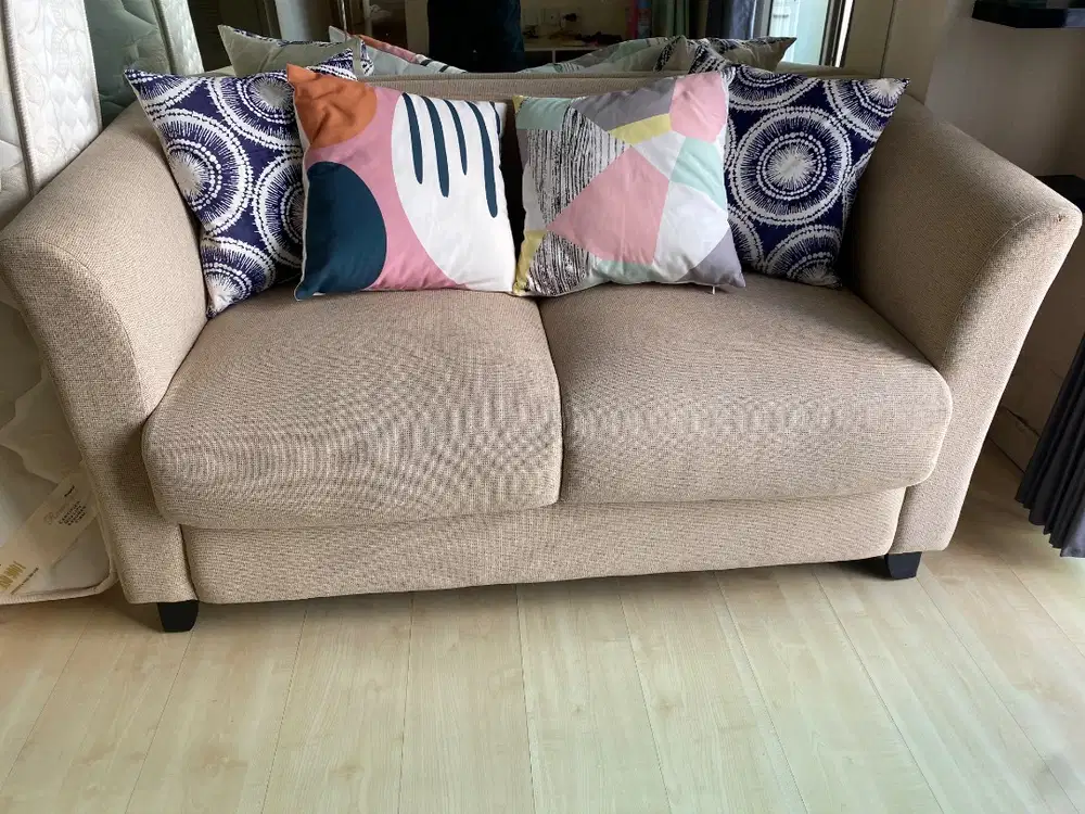 Jual Cepat Sofa Minimalis 2 Seater Krem Mulus