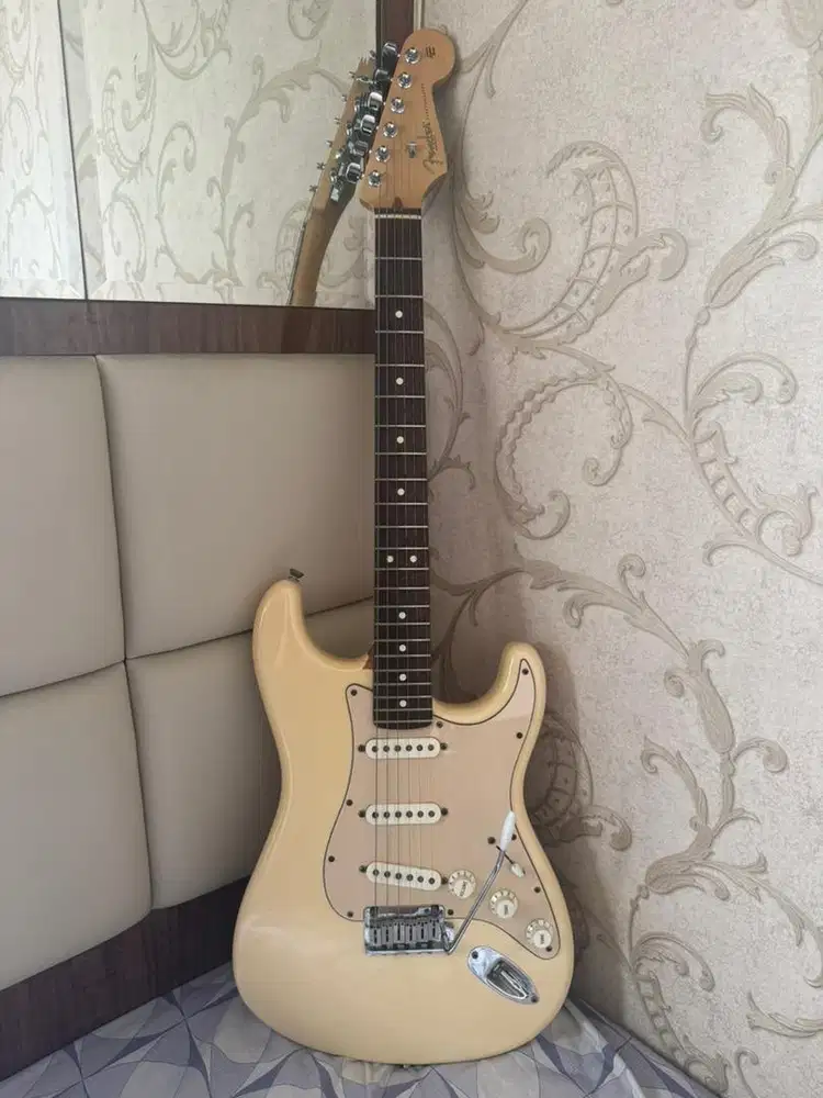 Fender Stratocaster American Standard 2005 Vintage White