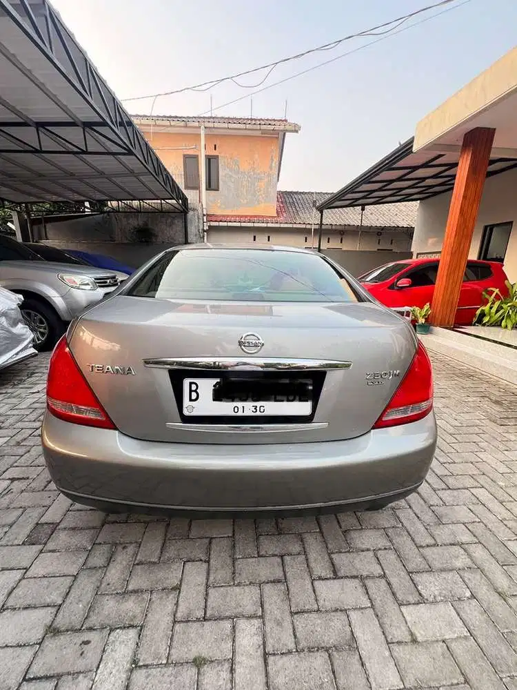 TEANA 2005 – SEDAN NYAMAN & BERKELAS, HARGA BU!
