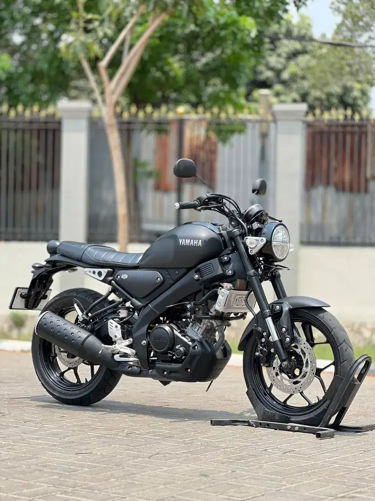 YAMAHA XSR 155 HITAM 2022 KM LOW PAJAK PANJANG FULL ORI